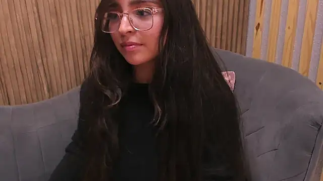 Eva Macalliter online show from 02-14-25, 09:13