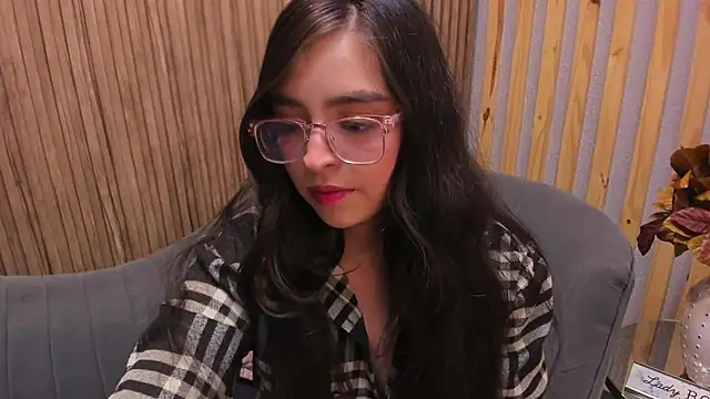 Eva Macalliter online show from 02-20-25, 02:40