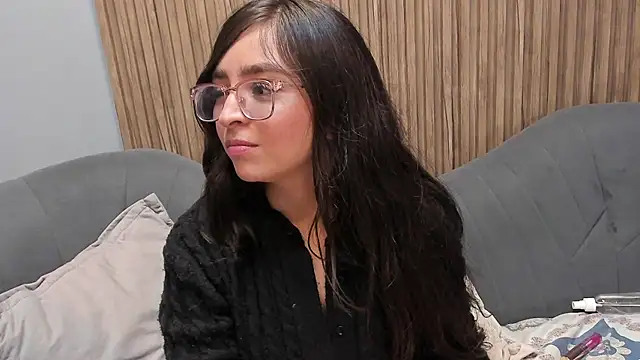 Eva Macalliter online show from 03-08-25, 08:44