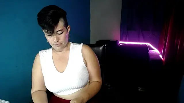 Sunny rayz  online show from 06-26-26, 10:30