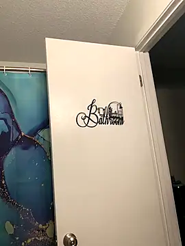 SweetHoneyBunz online show from 12-16-25, 04:12