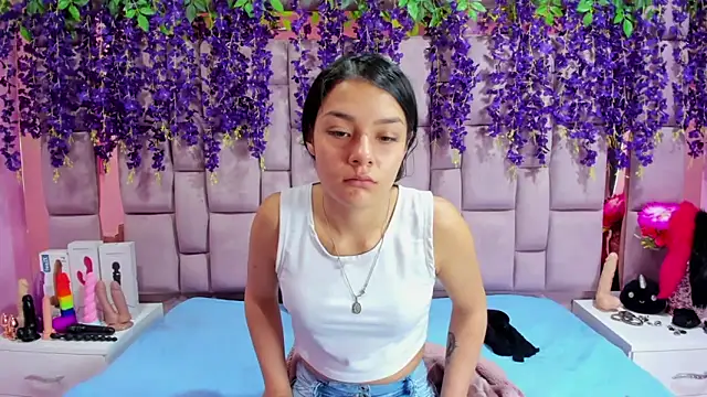 Snapshot of Bich_Anal_ chatting on 01-10-25, 01:09 Bich Anal  online show from 01-10-25, 01:09