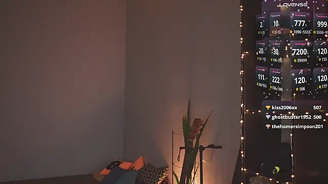 Snapshot of bananya_kitty chatting on 02-19-25, 12:57 bananya kitty online show from 02-19-25, 12:57