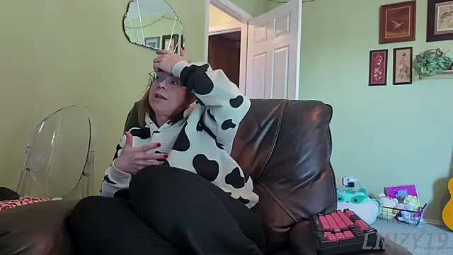 Snapshot of Linzy_19 chatting on 11-07-25, 05:02 Linzy 19 online show from 11-07-25, 05:02