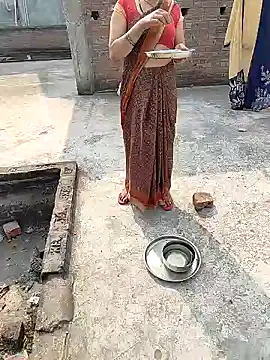 COUPLLE VILLAGE online show from 12-19-24, 06:12