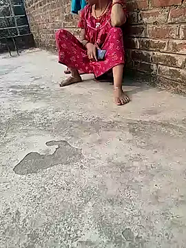 COUPLLE VILLAGE online show from 12-24-24, 08:11