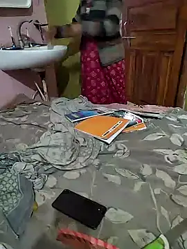 COUPLLE VILLAGE online show from 12-28-24, 10:47