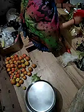 COUPLLE VILLAGE online show from 12-30-24, 03:14