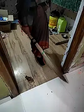 COUPLLE VILLAGE online show from 01-06-25, 03:31