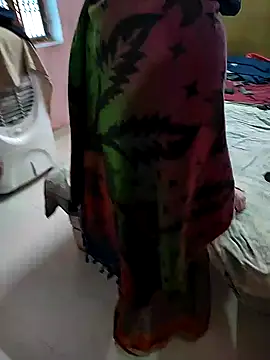 COUPLLE VILLAGE online show from 01-13-25, 10:47