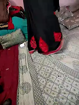 COUPLLE VILLAGE online show from 01-18-25, 03:20