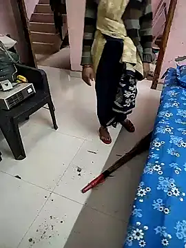 COUPLLE VILLAGE online show from 01-24-25, 03:43