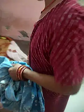 COUPLLE VILLAGE online show from 10-31-25, 02:23