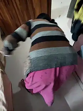 COUPLLE VILLAGE online show from 11-26-25, 02:56