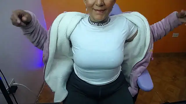 daleska ayala 1 online show from 01-29-25, 10:32