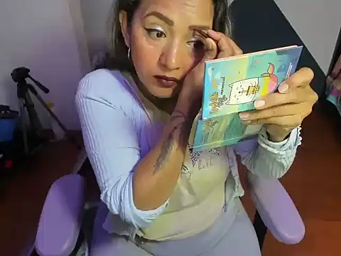 daleska ayala 1 online show from 10-13-25, 05:57