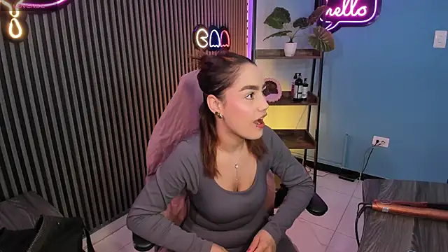 emily roberts1 online show from 10-30-25, 04:25