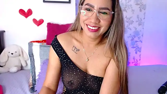 Snapshot of vanessa_cute1 chatting on 05-08-26, 05:18 vanessa cute1 online show from 05-08-26, 05:18