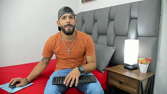 Thiagogomez online show from 03-18-26, 07:06