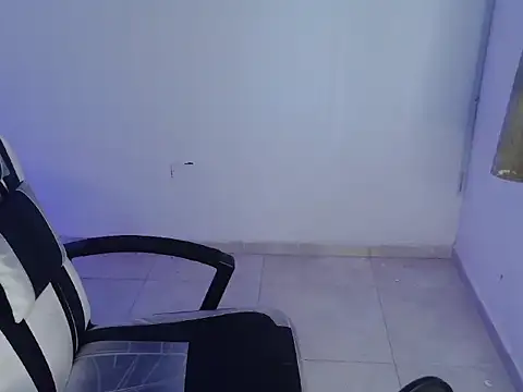 Snapshot of hot_king20 chatting on 12-05-25, 08:49 hot king20 online show from 12-05-25, 08:49