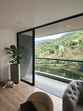 Helenbronwx online show from 01-31-25, 07:08