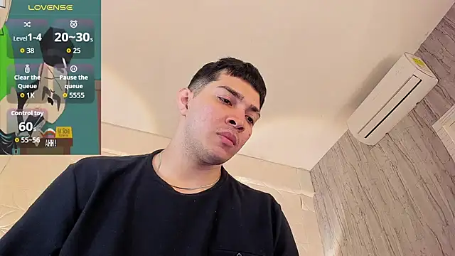 Snapshot of JUANDIAMONDS98 chatting on 12-02-25, 01:39 JUANDIAMONDS98 online show from 12-02-25, 01:39