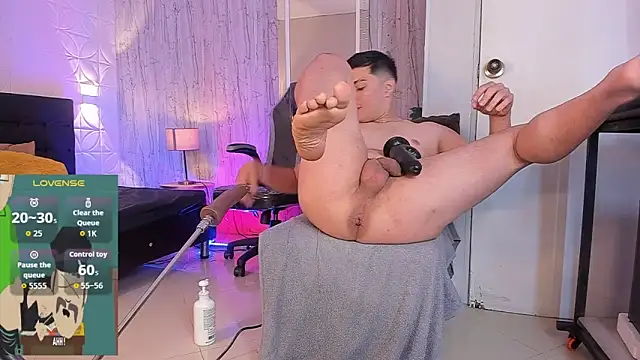 Snapshot of JUANDIAMONDS98 chatting on 01-13-26, 01:27 JUANDIAMONDS98 online show from 01-13-26, 01:27