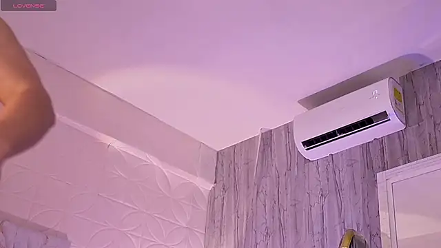 Snapshot of JUANDIAMONDS98 chatting on 03-06-26, 02:02 JUANDIAMONDS98 online show from 03-06-26, 02:02