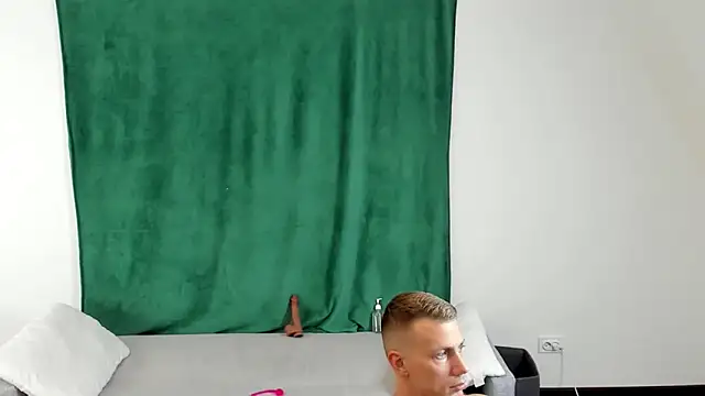 Georgearmwrestler online show from 12-18-24, 04:17