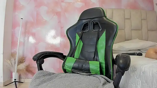 aida rose  online show from 11-21-25, 05:33