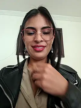 Snapshot of Astrid-- chatting on 05-07-26, 02:33 Astrid-- online show from 05-07-26, 02:33