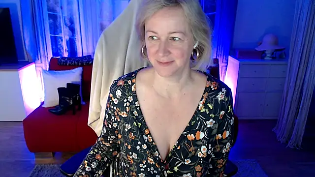 MarleneBloem online show from 10-13-25, 06:13