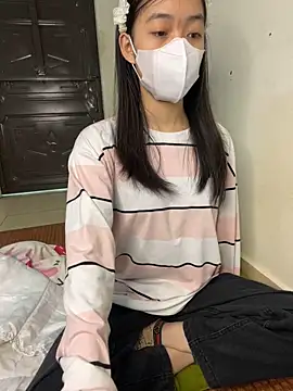 Snapshot of DA-EUN chatting on 12-23-24, 01:29 DA-EUN online show from 12-23-24, 01:29