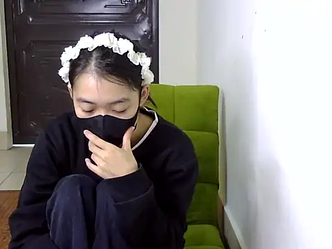 Snapshot of DA-EUN chatting on 12-26-24, 03:27 DA-EUN online show from 12-26-24, 03:27