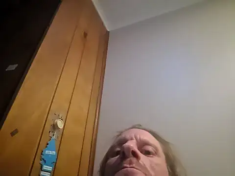 Travislovescum online show from 10-06-25, 10:23