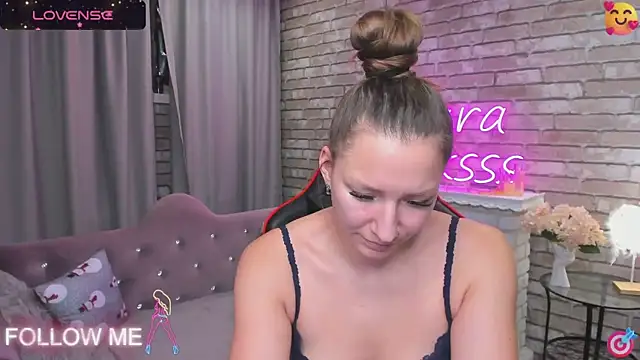Snapshot of SarahCoksss chatting on 01-26-25, 08:36 SarahCoksss online show from 01-26-25, 08:36