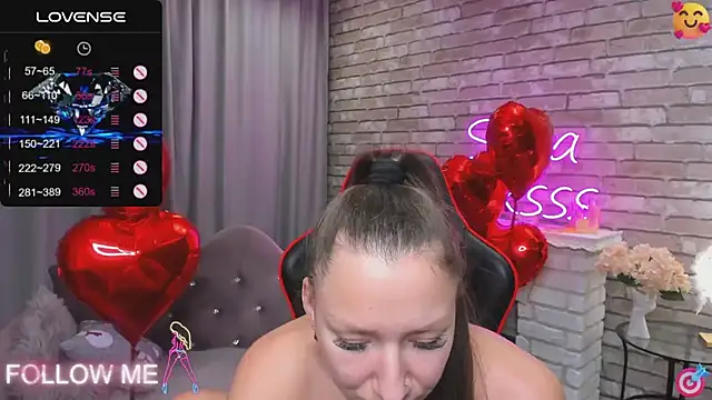 Snapshot of SarahCoksss chatting on 02-08-25, 06:33 SarahCoksss online show from 02-08-25, 06:33