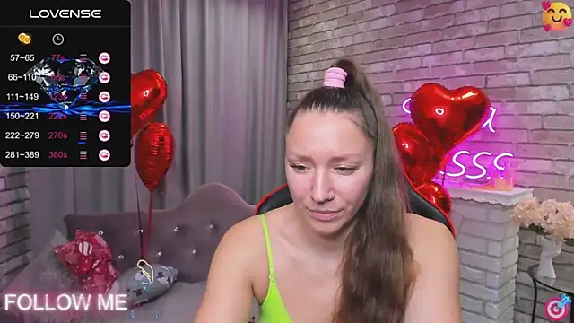 Snapshot of SarahCoksss chatting on 02-12-25, 03:07 SarahCoksss online show from 02-12-25, 03:07