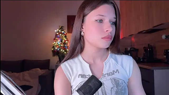 Snapshot of YourOblivion chatting on 01-09-26, 05:26 YourOblivion online show from 01-09-26, 05:26