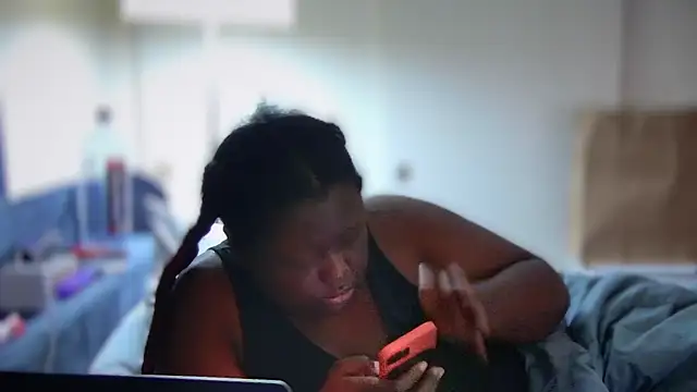 Yagurl  west online show from 01-24-25, 08:43