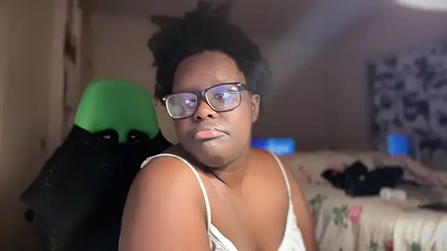 Snapshot of Yagurl__west chatting on 01-13-26, 03:56 Yagurl west online show from 01-13-26, 03:56