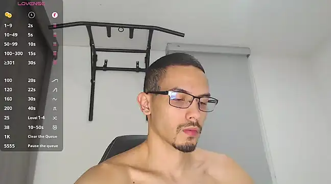 Snapshot of russthiago chatting on 01-07-25, 11:35 russthiago online show from 01-07-25, 11:35