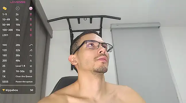 Snapshot of russthiago chatting on 02-01-25, 02:26 russthiago online show from 02-01-25, 02:26