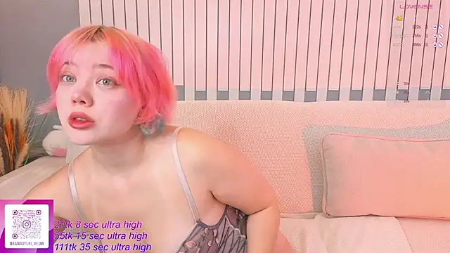 Snapshot of __KawaiiYuki__ chatting on 10-10-25, 05:06   KawaiiYuki   online show from 10-10-25, 05:06