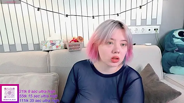   KawaiiYuki   online show from 05-18-26, 04:18