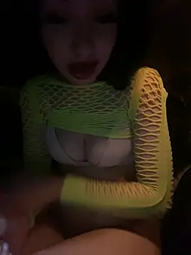 Snapshot of Katalinastarr chatting on 12-28-24, 05:23 Katalinastarr online show from 12-28-24, 05:23