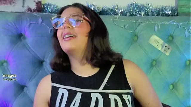 Paola Lyon  online show from 12-19-25, 07:10