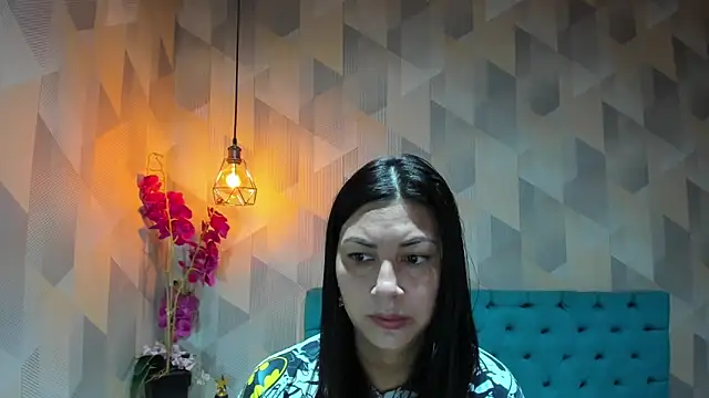 AdaFawxx online show from 12-20-25, 04:08