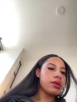 Snapshot of LauraSweett chatting on 09-09-25, 08:30 LauraSweett online show from 09-09-25, 08:30