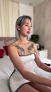 Snapshot of MiaMinx chatting on 11-14-25, 12:09 MiaMinx online show from 11-14-25, 12:09